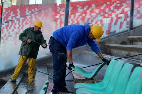 Bari, San Nicola: sostituiti i seggiolini della Tribuna Ovest inferiore